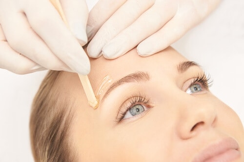 What To Expect When Getting Your Eyebrows Waxed